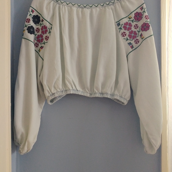 FARM Rio Embroidered Boho Peasant Blouse - Picture 8 of 8